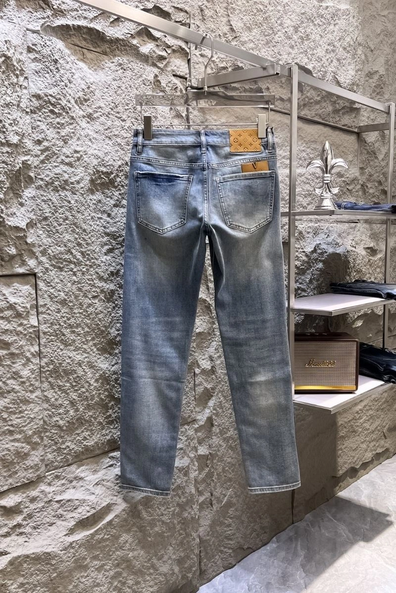 Effortless Louis Vuitton Jeans 133154