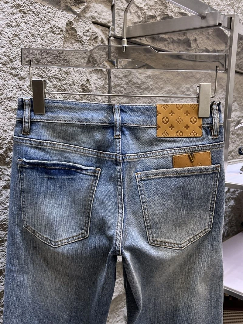 Effortless Louis Vuitton Jeans 133154