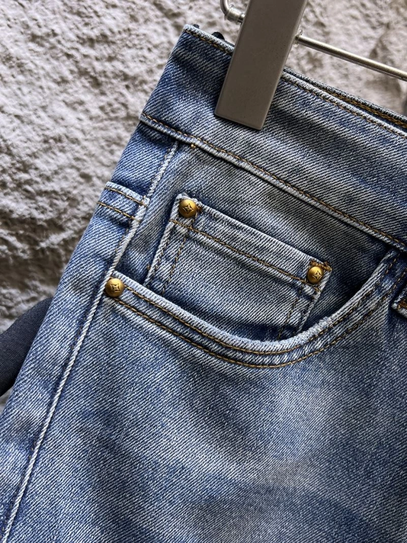 Effortless Louis Vuitton Jeans 133154