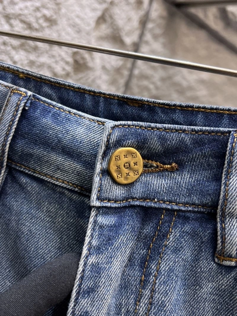 Effortless Louis Vuitton Jeans 133154