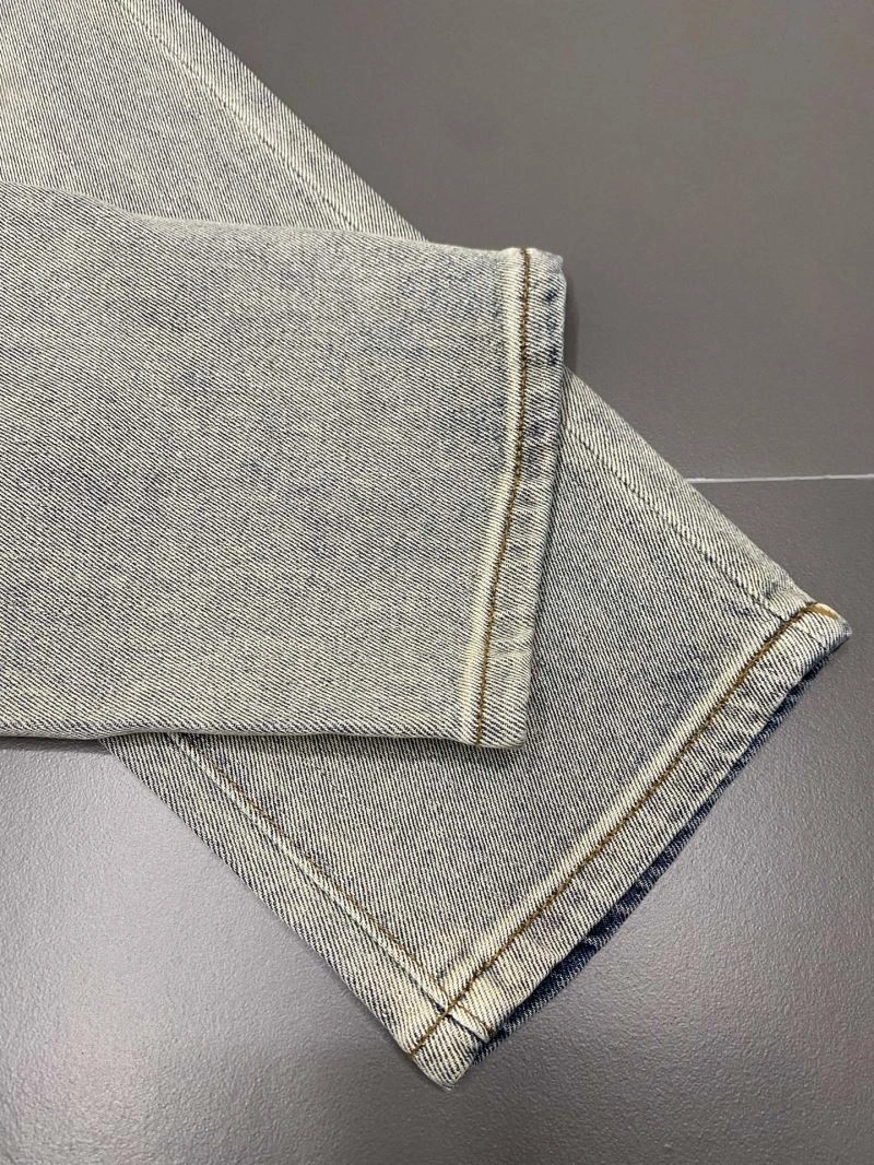 EyeCatching Louis Vuitton Jeans 133139