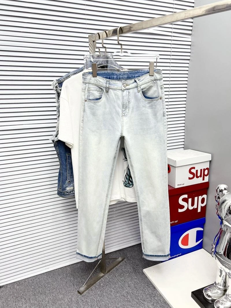 Louis Vuitton Jeans Youthful 133111