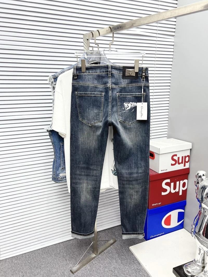 Seasonal Louis Vuitton Jeans 133097