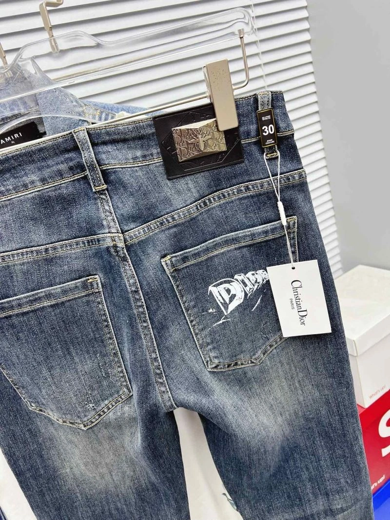 Seasonal Louis Vuitton Jeans 133097
