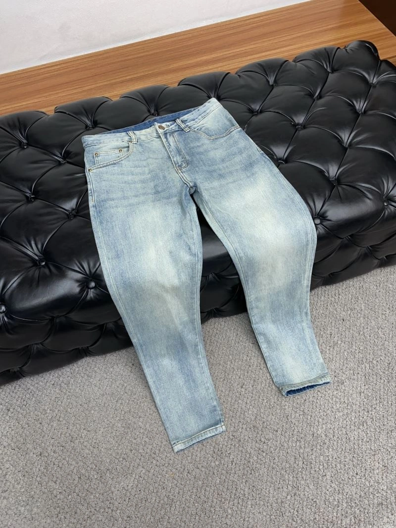 Breathable Louis Vuitton Jeans 133081