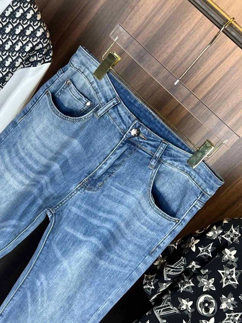 SportInspired Louis Vuitton Jeans 133106