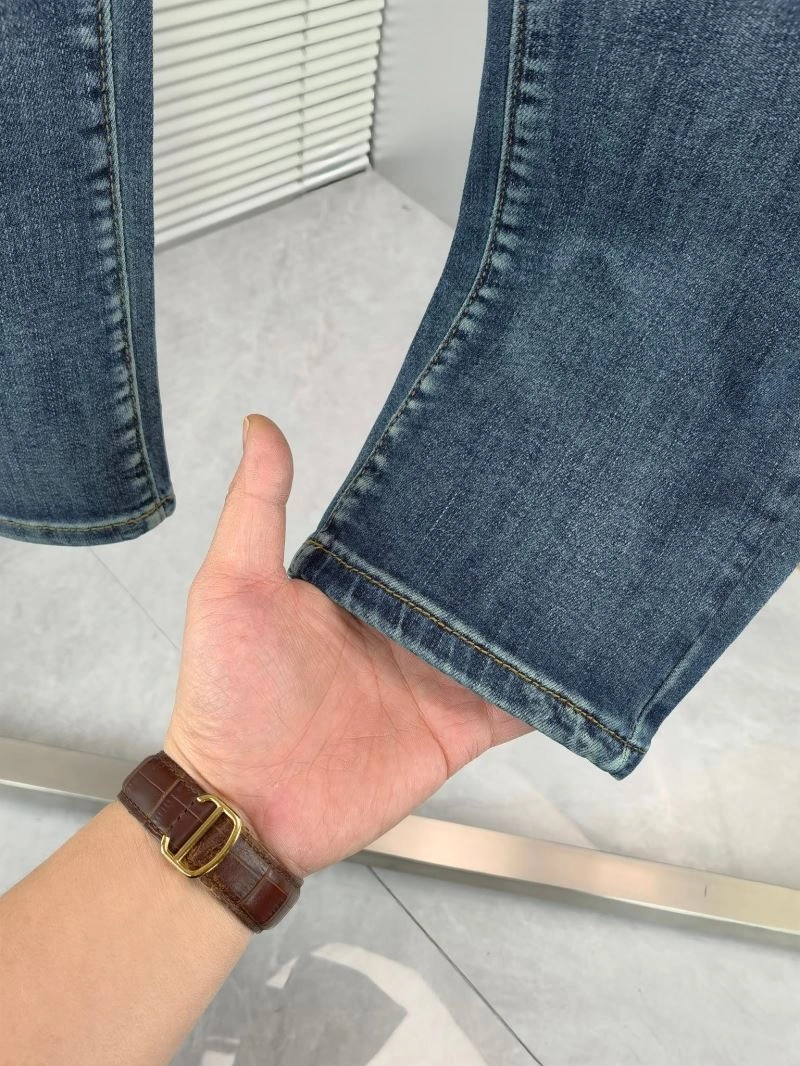 Bold Louis Vuitton Jeans 133093