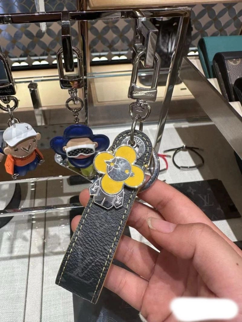 Louis Vuitton Keychains Premium 266008