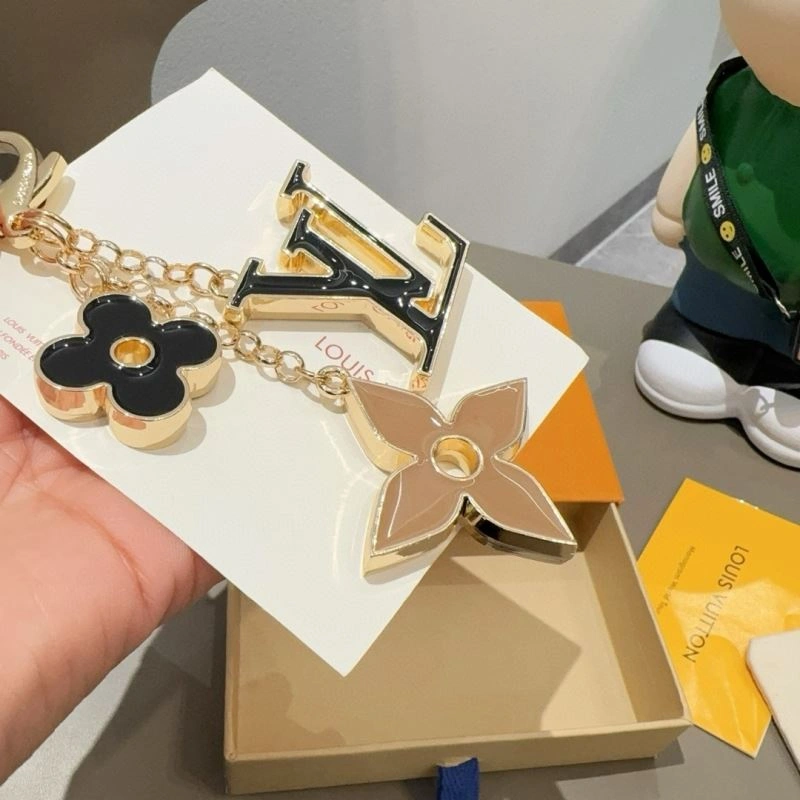 Louis Vuitton Keychains Snug 265970