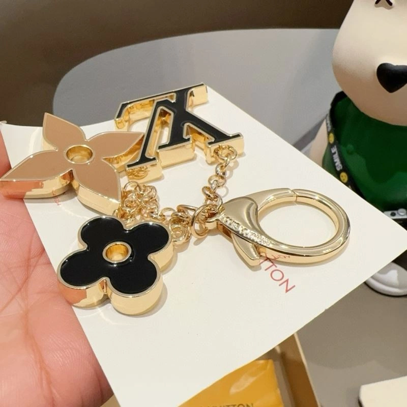 Louis Vuitton Keychains Snug 265970
