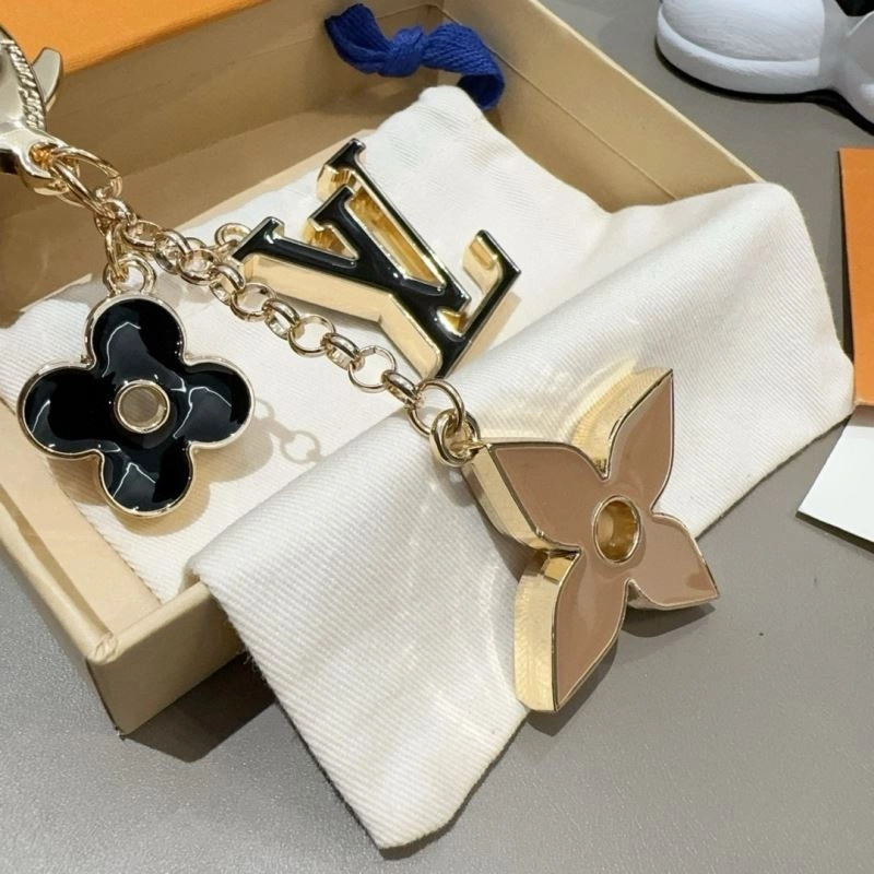 Louis Vuitton Keychains Snug 265970