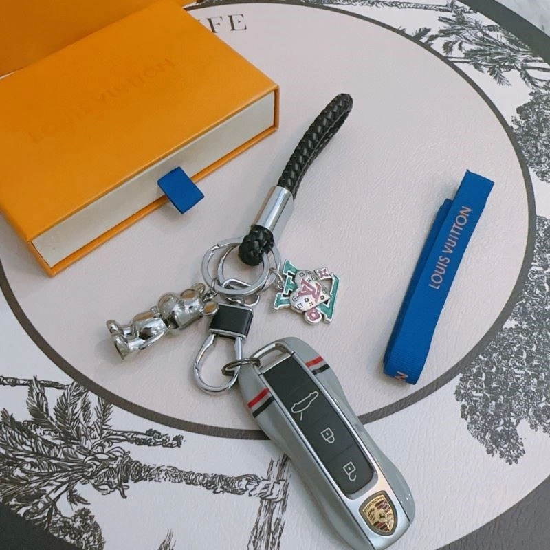 Unisex Louis Vuitton Keychains 248979