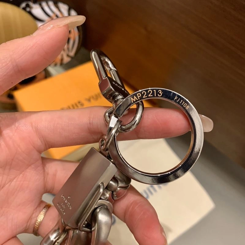 Louis Vuitton Keychains Cozy 267355