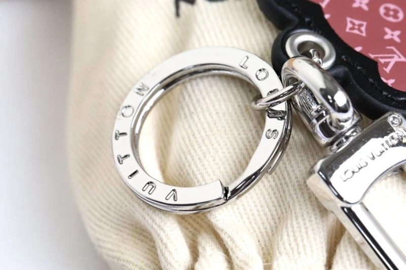 ModernLook Louis Vuitton Keychains 267349