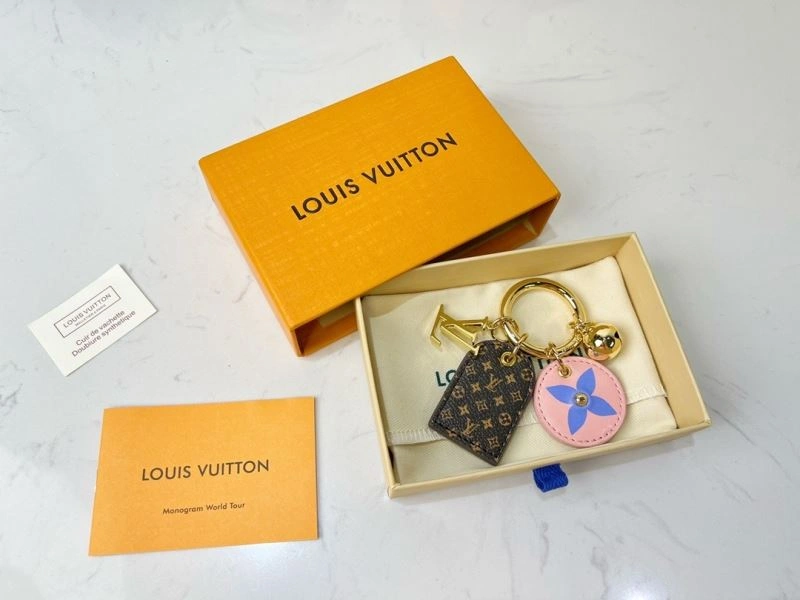 WrinkleFree Louis Vuitton Keychains 267319