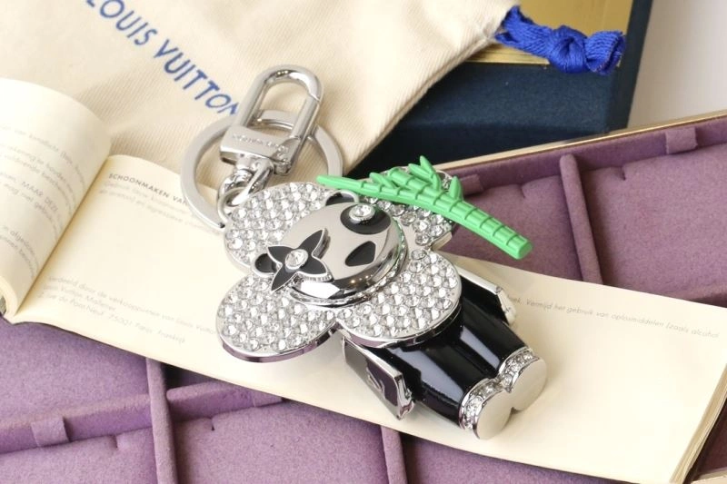 Snug Louis Vuitton Keychains 267281
