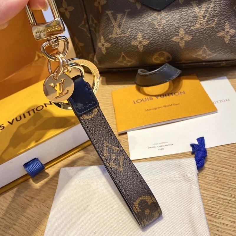 Louis Vuitton Keychains Bold 267211