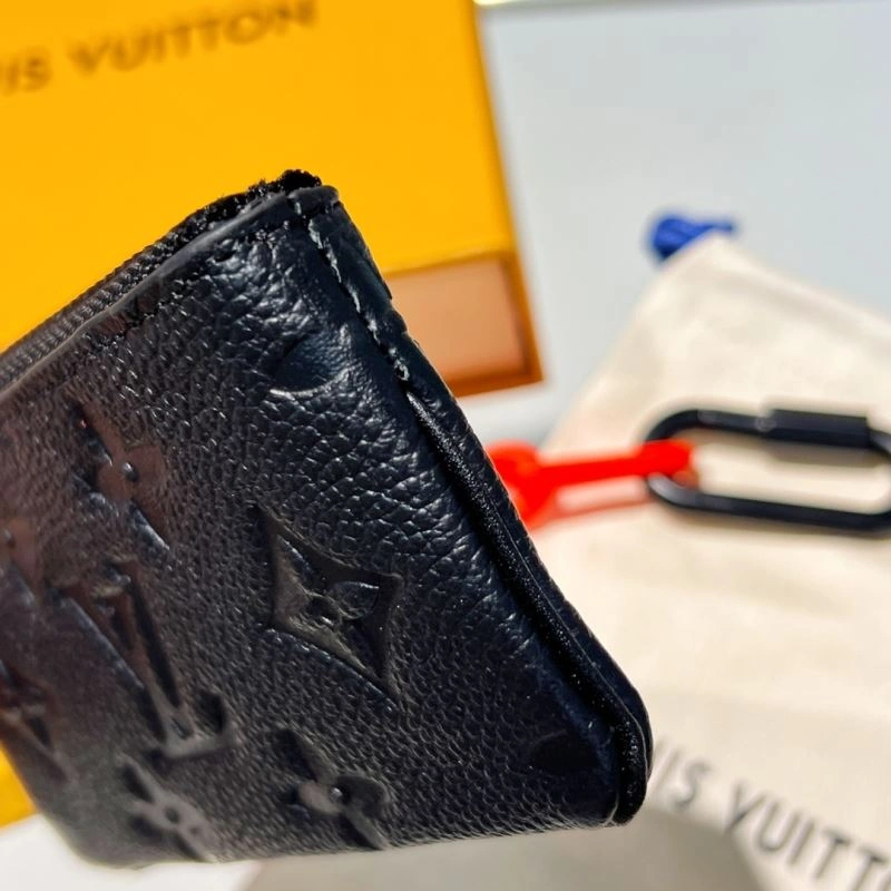Louis Vuitton Keychains Premium 267200