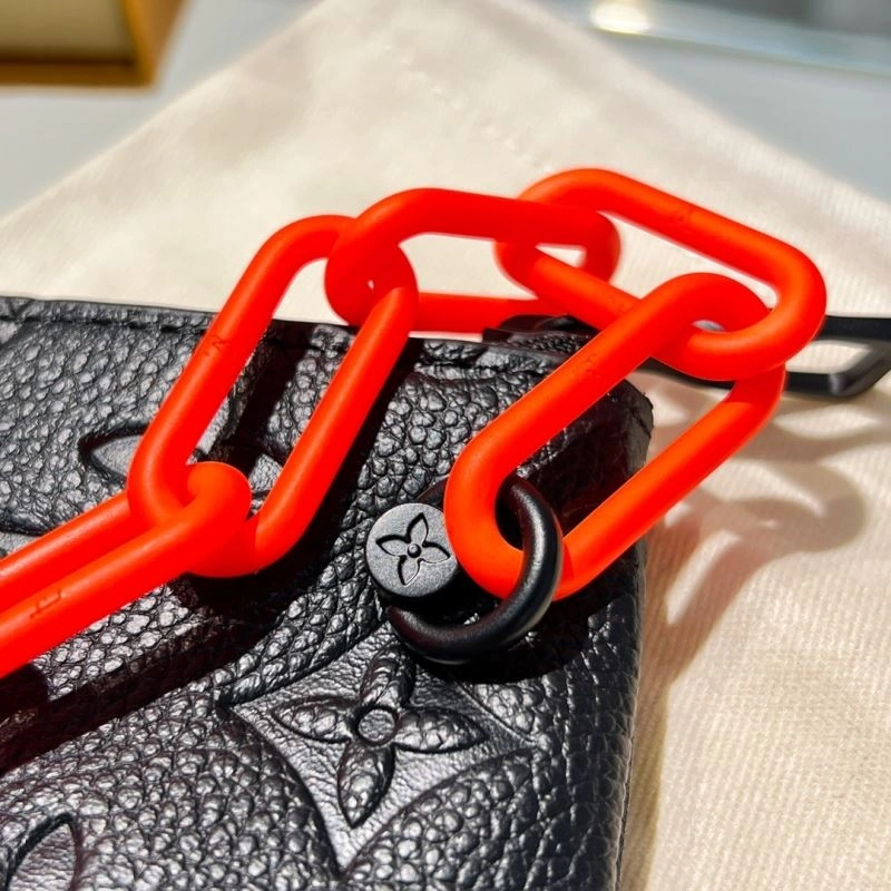 Louis Vuitton Keychains Premium 267200