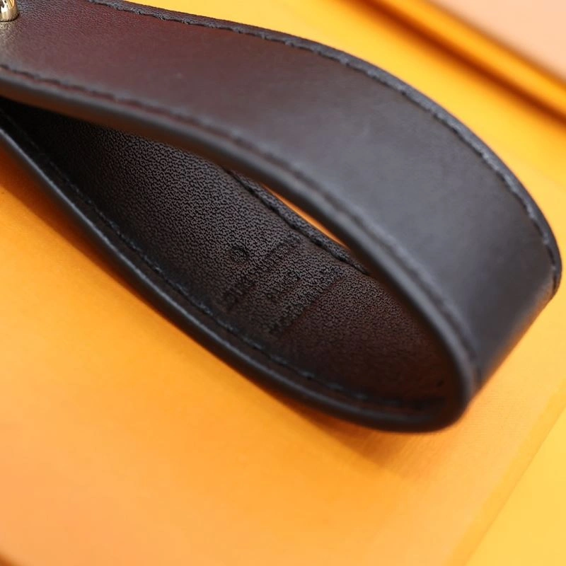 Louis Vuitton Keychains Snug 267153