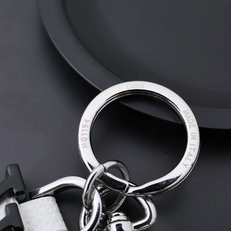 Louis Vuitton Keychains ModernLook 267116