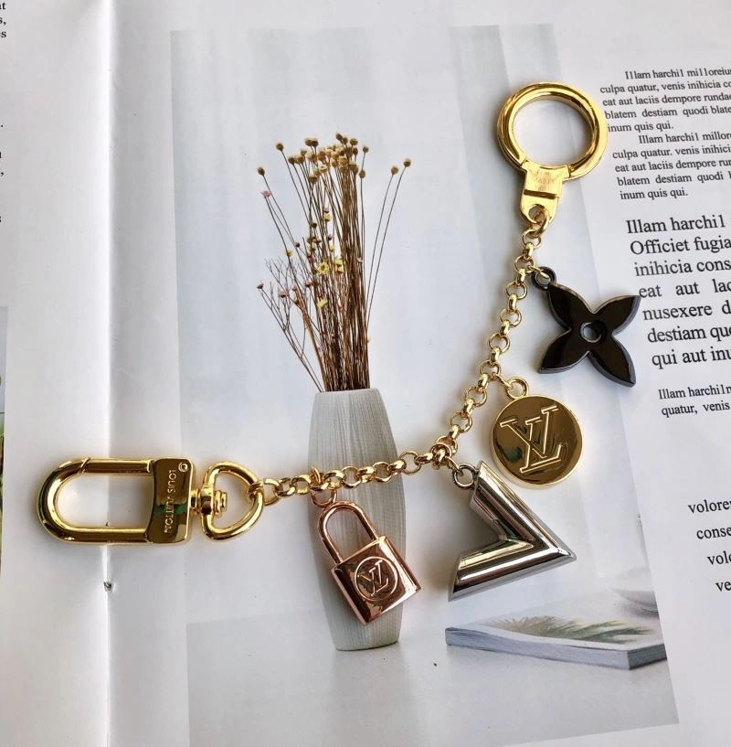 FashionForward Louis Vuitton Keychains 267108