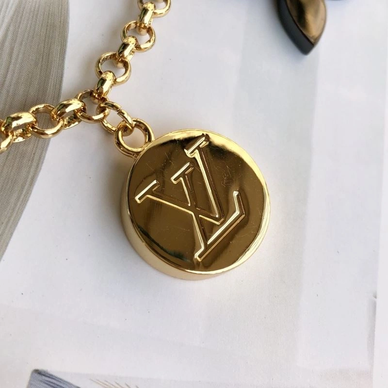 FashionForward Louis Vuitton Keychains 267108