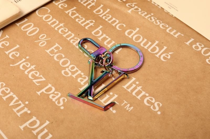 Unisex Louis Vuitton Keychains 267120