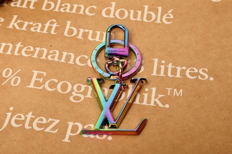 Unisex Louis Vuitton Keychains 267120