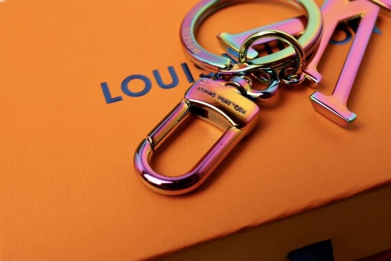 Unisex Louis Vuitton Keychains 267120