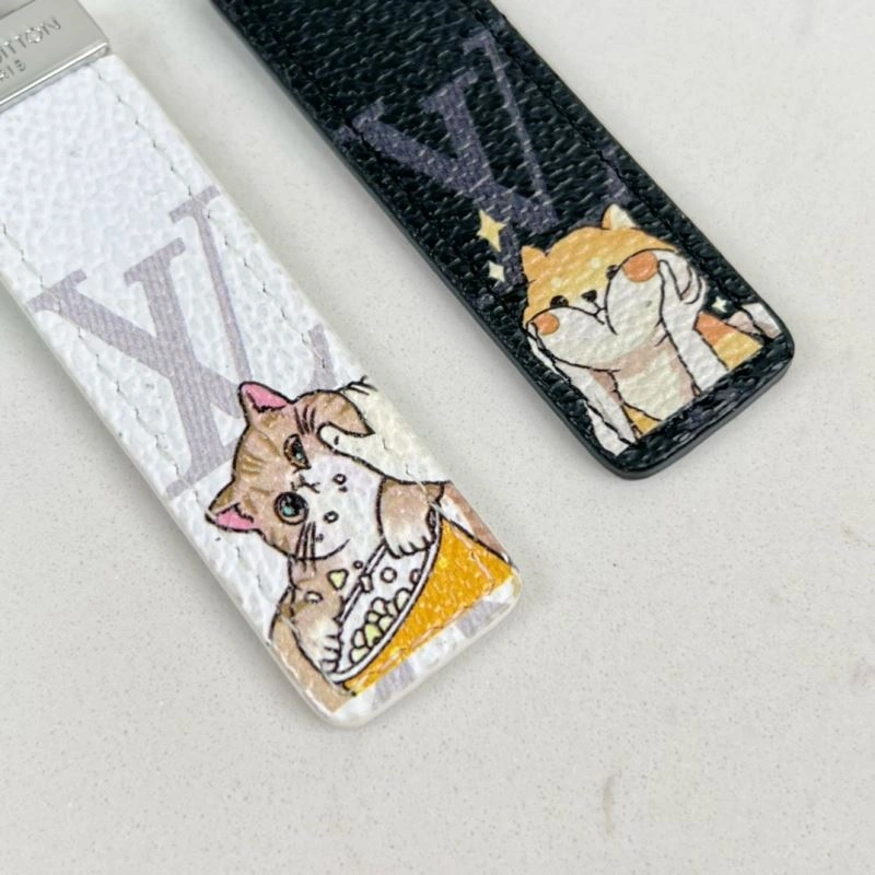 Breathable Louis Vuitton Keychains 267086