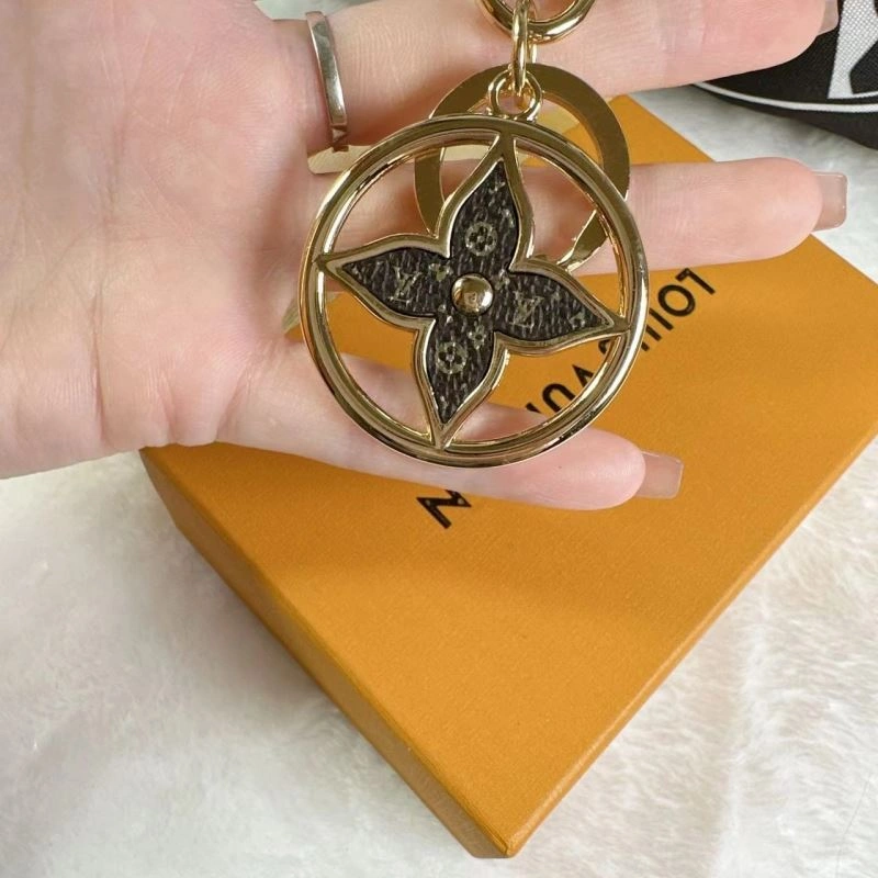 Snug Louis Vuitton Keychains 267055