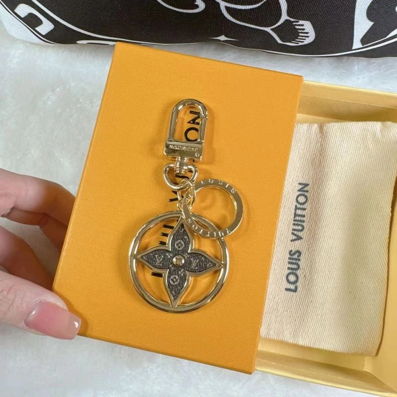 Snug Louis Vuitton Keychains 267055