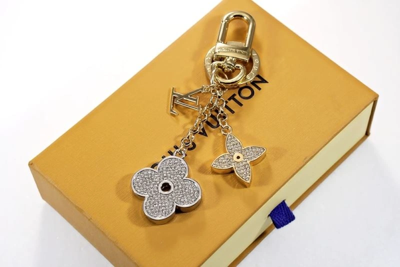 Breathable Louis Vuitton Keychains 266897