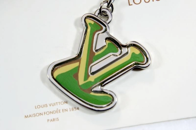 Unisex Louis Vuitton Keychains 266839