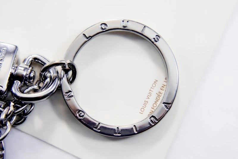 Unisex Louis Vuitton Keychains 266839
