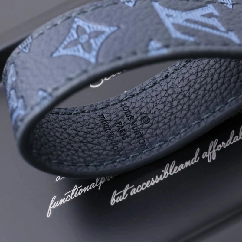 MultiPurpose Louis Vuitton Keychains 266828