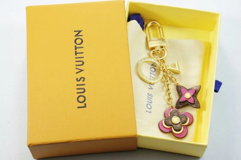 WellDesigned Louis Vuitton Keychains 266798