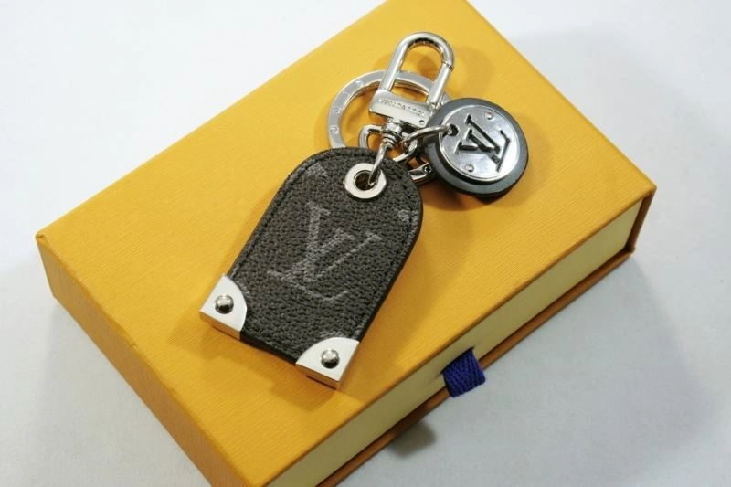 Louis Vuitton Keychains ModernLook 266817
