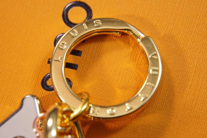 Louis Vuitton Keychains Resilient 266782
