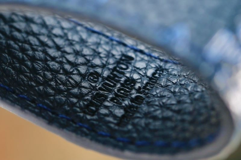 Breathable Louis Vuitton Keychains 266772