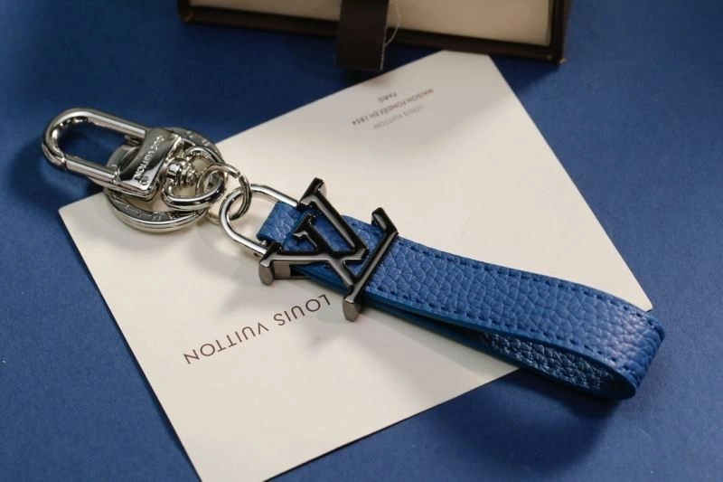 Unisex Louis Vuitton Keychains 267536