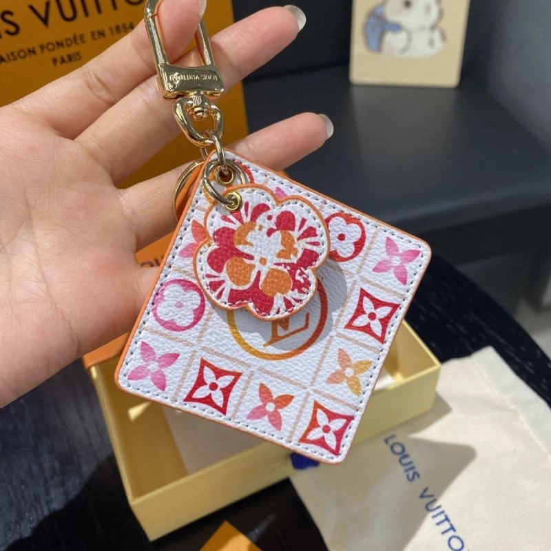 ModernLook Louis Vuitton Keychains 267479