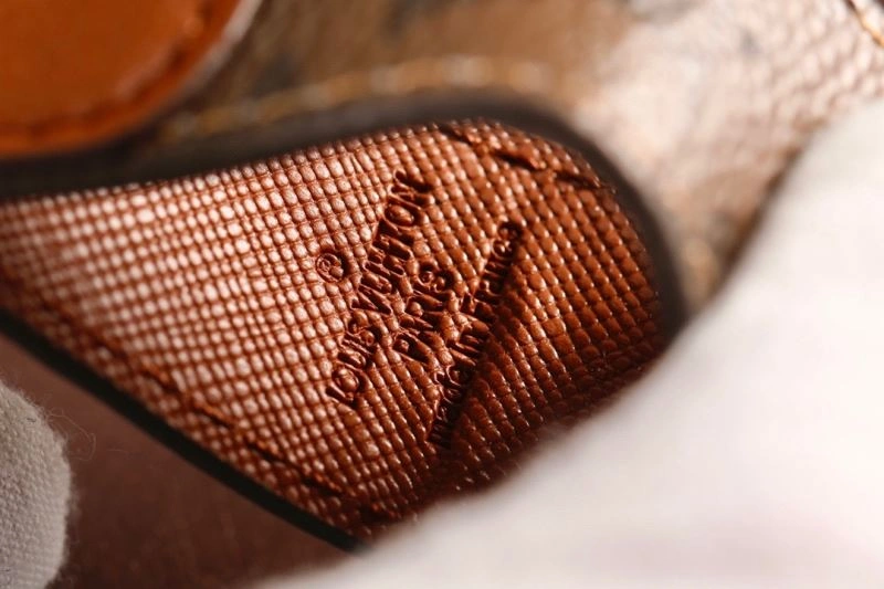 FreshLook Louis Vuitton Keychains 265913