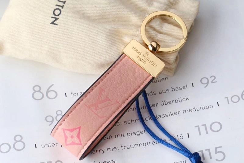 Minimalist Louis Vuitton Keychains 265939