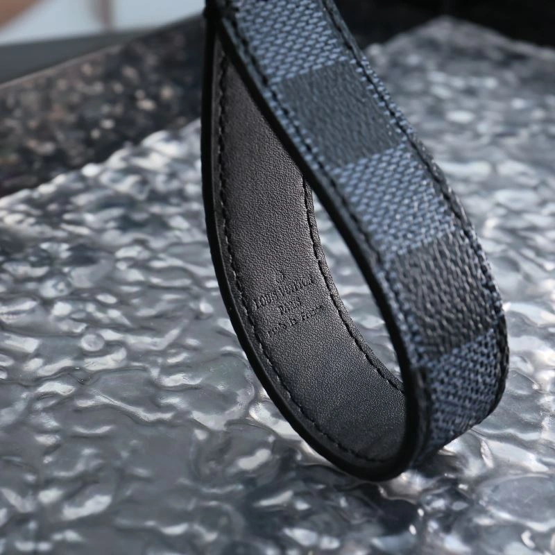 OdorResistant Louis Vuitton Keychains 267434