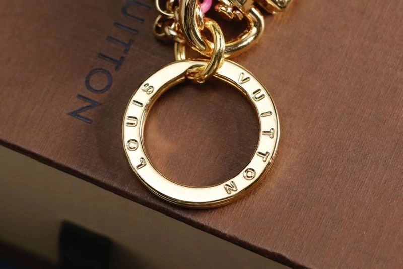 Casual Louis Vuitton Keychains 267412