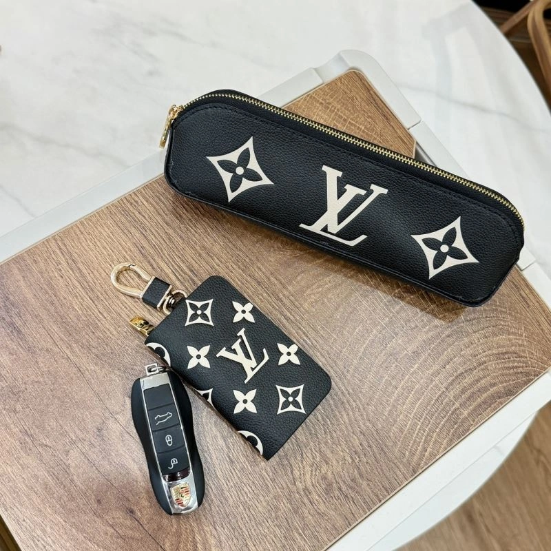 Affordable Louis Vuitton Keychains 267405