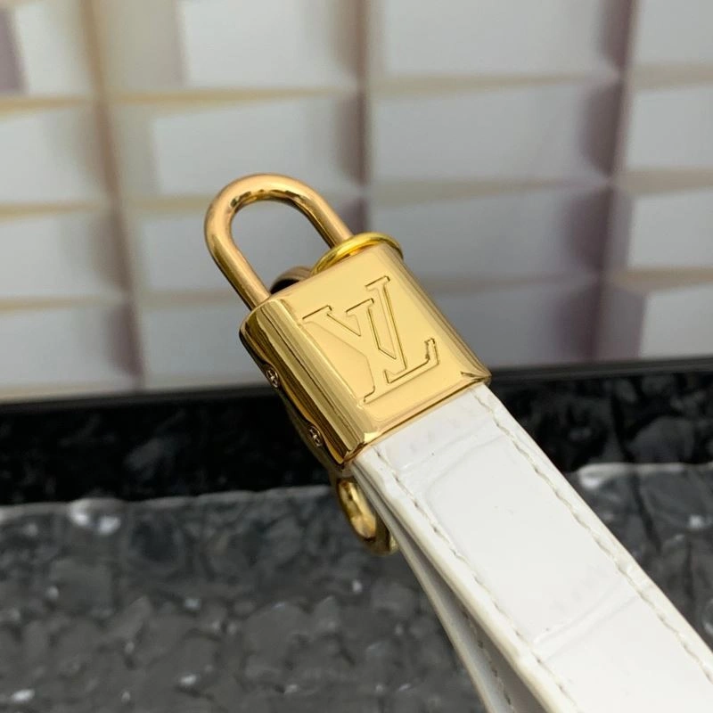 Louis Vuitton Keychains Breathable 266742