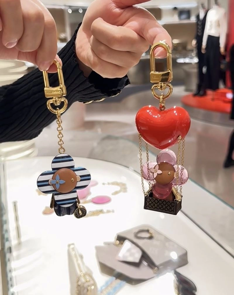 Louis Vuitton Keychains Flexible 265889